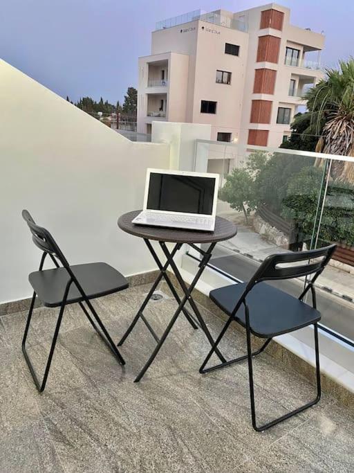 Ev Zin - Modern, Cozy, 1 Bed, Pool, 2 Balconies, A105 Lejlighed Paphos Eksteriør billede